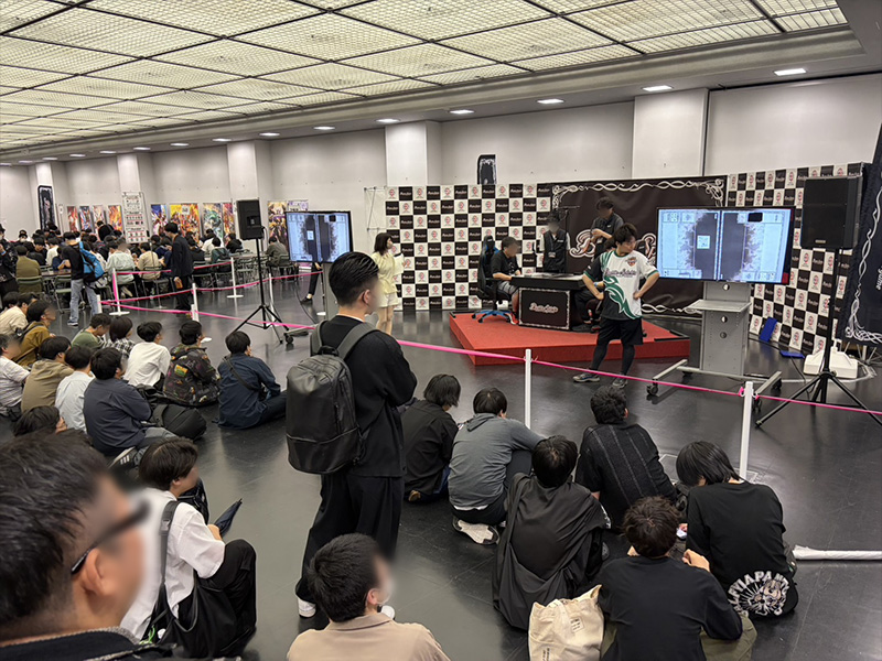 会場